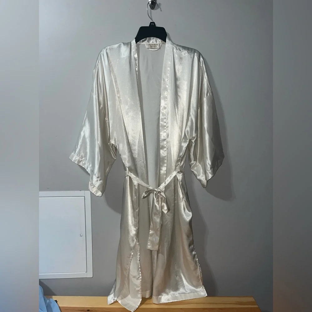 Victorias Secret Gold Label Robe - Picture 1 of 6